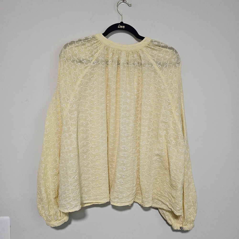 Free People M Down From the Clouds Yellow Eyelet Peasant Top Button Front Boho - Picture 2 of 8